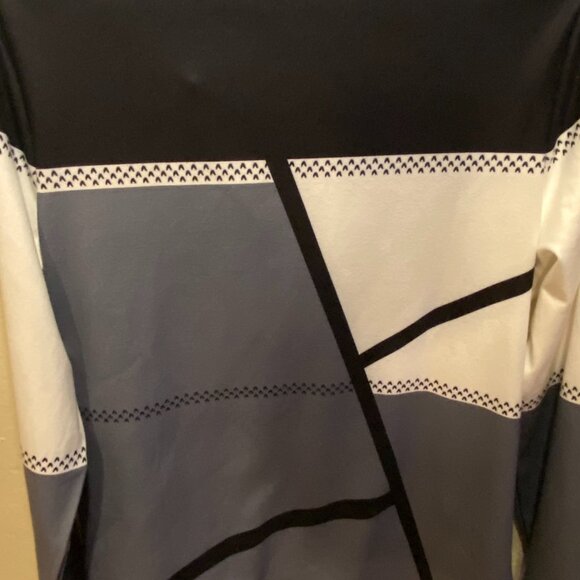 Color Block Long Sleeve Top – Size L – Black, White & Gray Geometric Design - Picture 6 of 8
